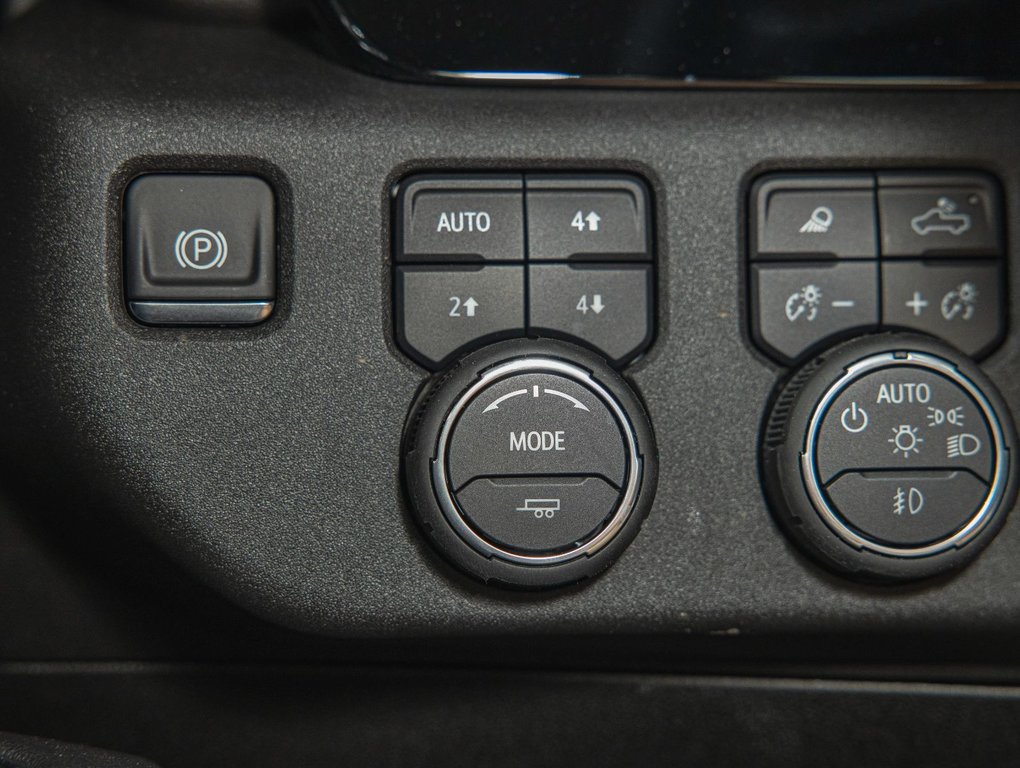 Chevrolet SILVERADO 2500 HD  2025 à St-Jérôme, Québec - 25 - w1024h768px