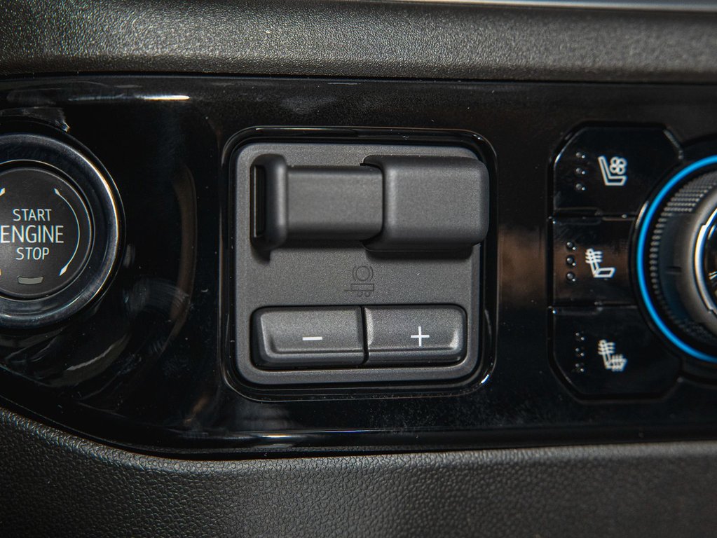 2025 Chevrolet SILVERADO 2500 HD in St-Jérôme, Quebec - 25 - w1024h768px