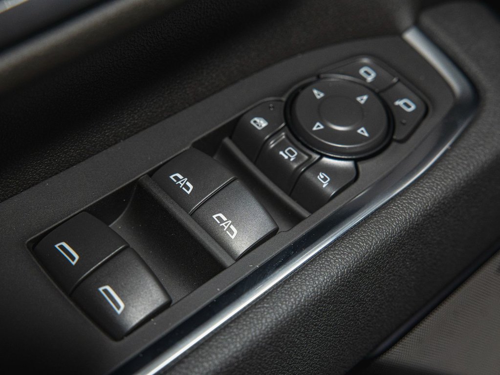 2025 Chevrolet SILVERADO 2500 HD in St-Jérôme, Quebec - 28 - w1024h768px