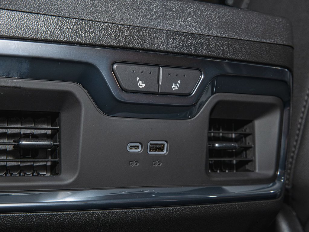 2025 Chevrolet SILVERADO 2500 HD in St-Jérôme, Quebec - 32 - w1024h768px