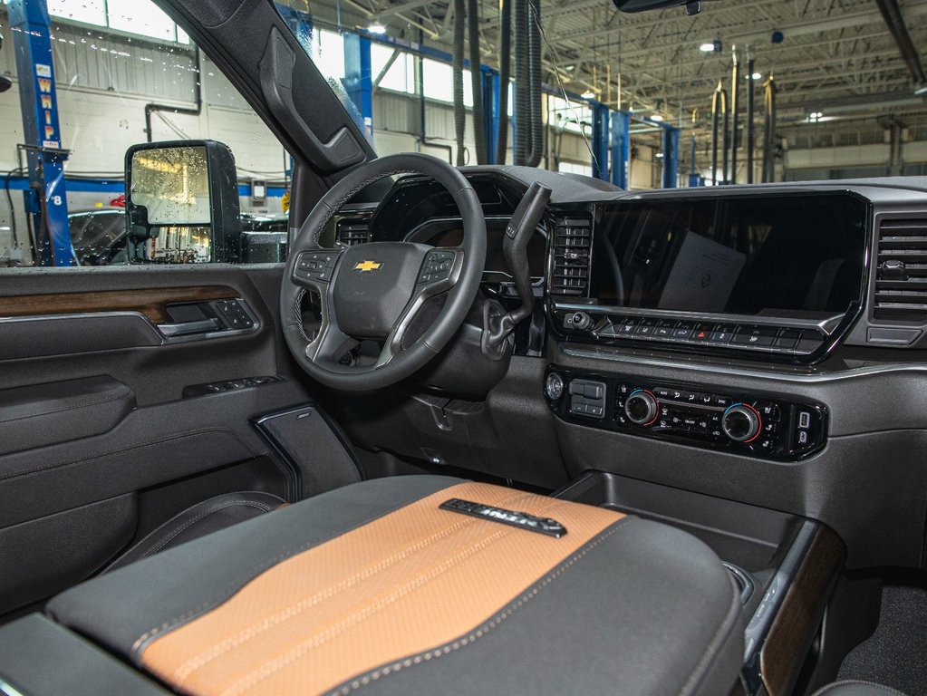 2025 Chevrolet SILVERADO 2500 HD in St-Jérôme, Quebec - 30 - w1024h768px