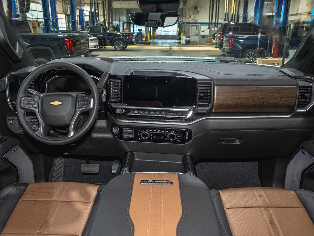 2025 Chevrolet SILVERADO 2500 HD in St-Jérôme, Quebec - 4 - w1024h768px