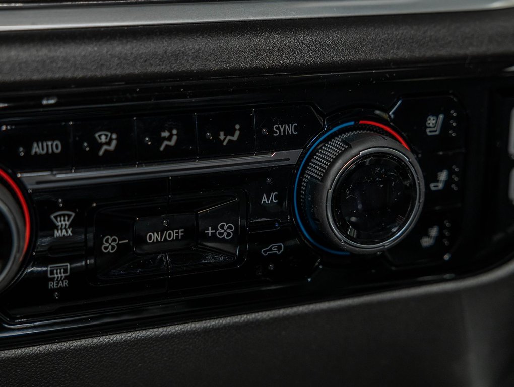 2026 Chevrolet Silverado 2500 HD in St-Jérôme, Quebec - 25 - w1024h768px