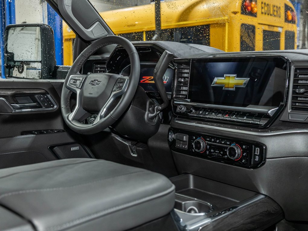2026 Chevrolet Silverado 2500 HD in St-Jérôme, Quebec - 32 - w1024h768px