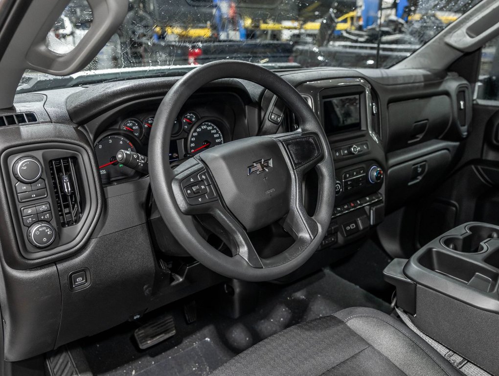 2026 Chevrolet Silverado 2500 HD in St-Jérôme, Quebec - 11 - w1024h768px
