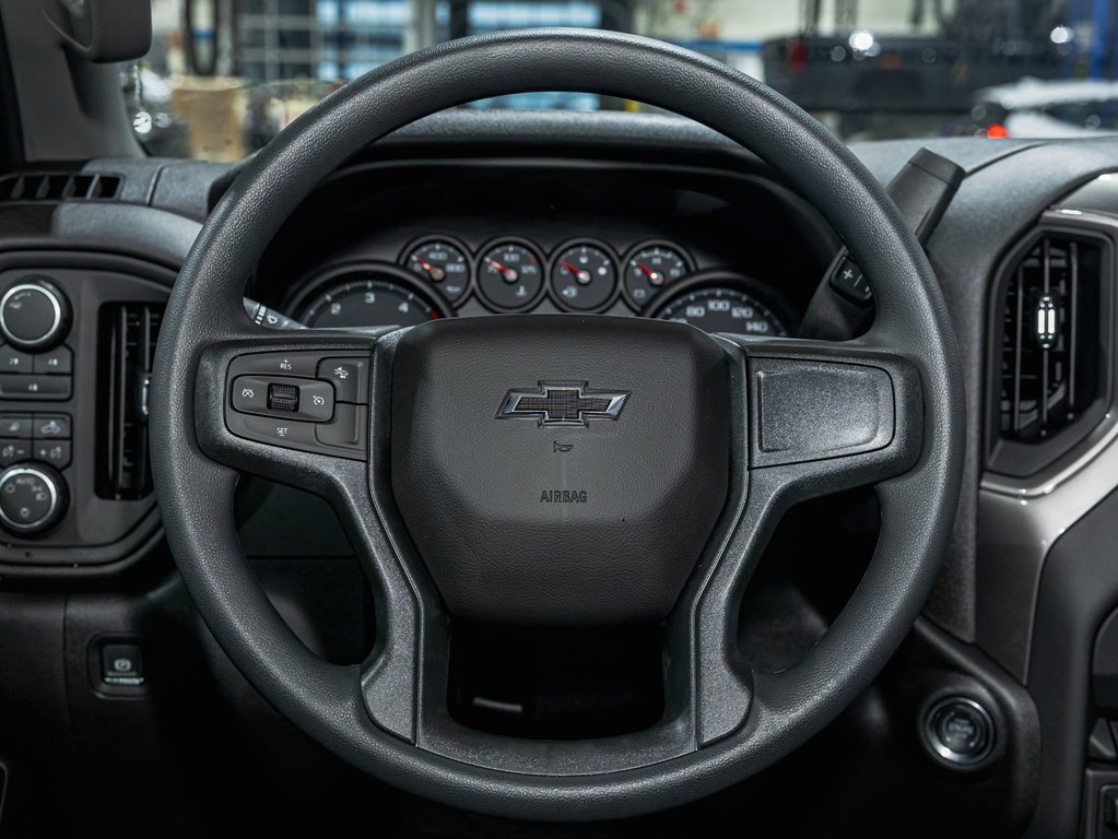 2026 Chevrolet Silverado 2500 HD in St-Jérôme, Quebec - 12 - w1024h768px