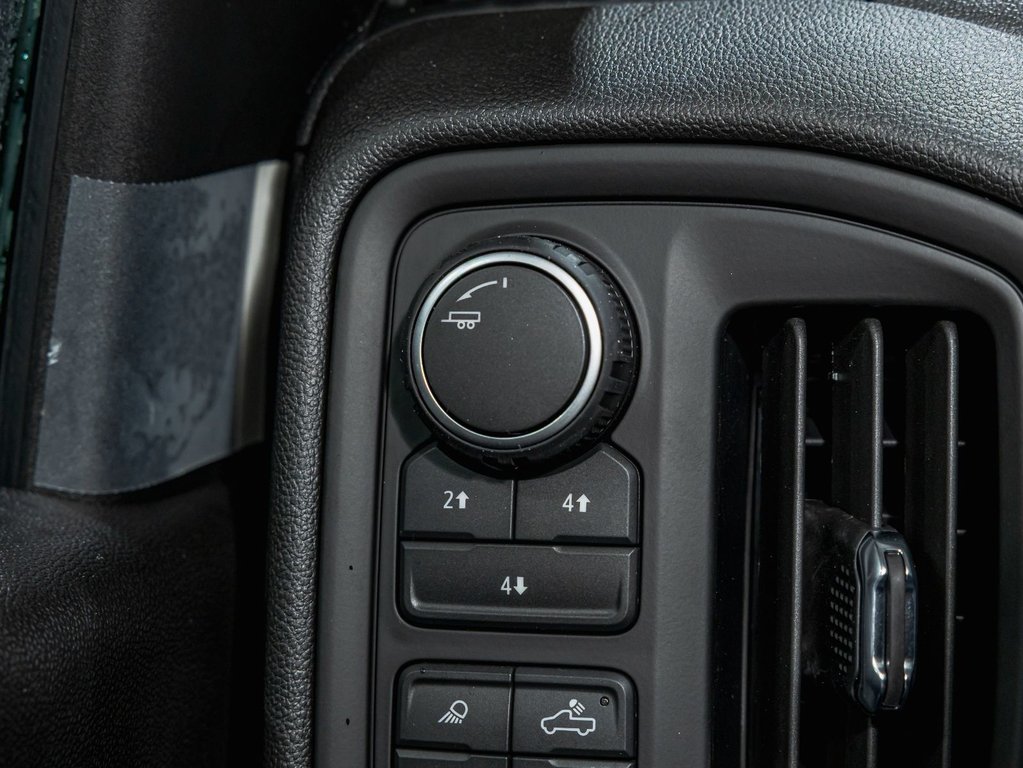 2026 Chevrolet Silverado 2500 HD in St-Jérôme, Quebec - 20 - w1024h768px