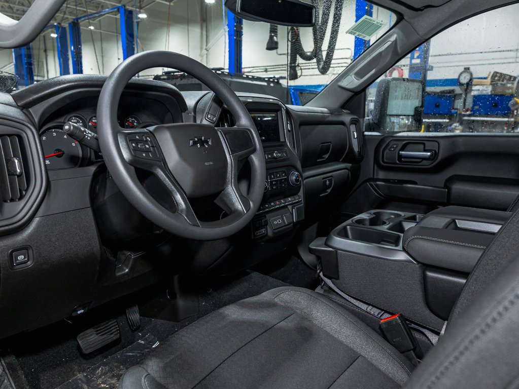 2026 Chevrolet Silverado 2500 HD in St-Jérôme, Quebec - 11 - w1024h768px