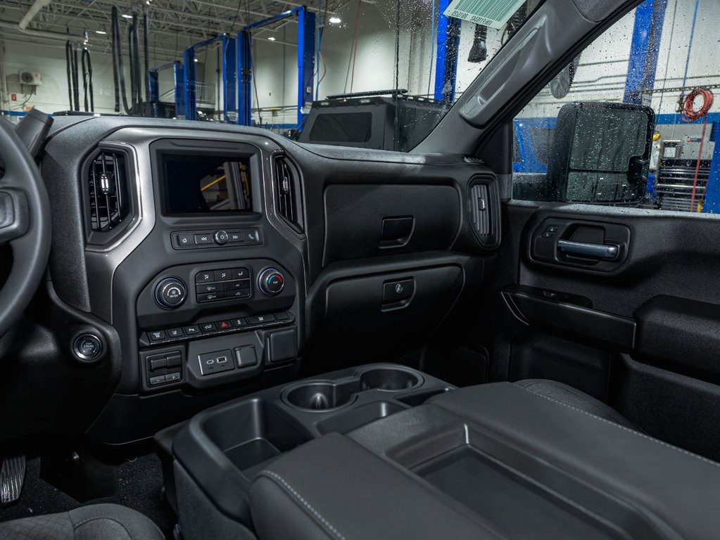 2026 Chevrolet Silverado 2500 HD in St-Jérôme, Quebec - 17 - w1024h768px