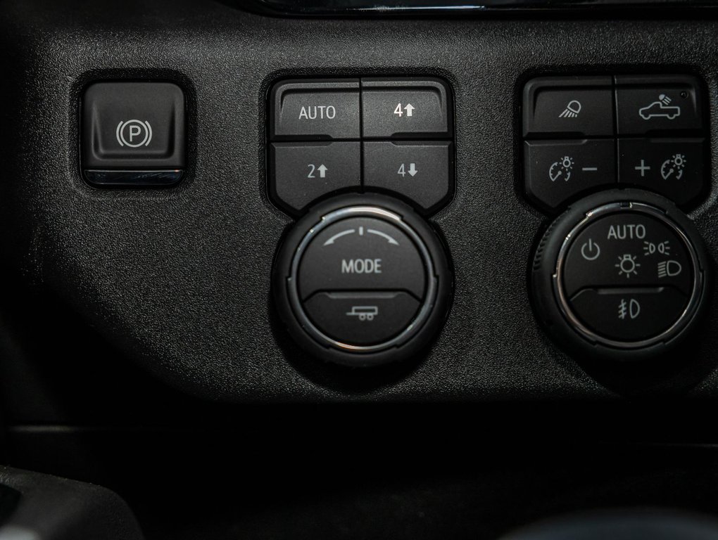 2026 Chevrolet Silverado 2500 HD in St-Jérôme, Quebec - 26 - w1024h768px