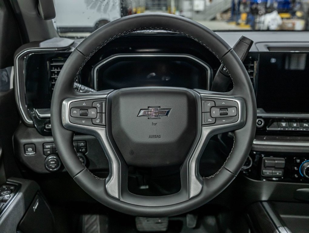 2026 Chevrolet Silverado 2500 HD in St-Jérôme, Quebec - 13 - w1024h768px
