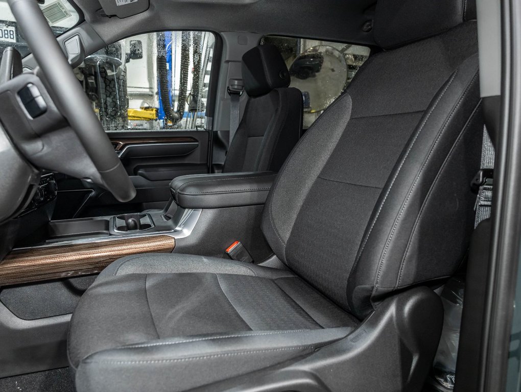 Chevrolet Silverado 2500 HD  2026 à St-Jérôme, Québec - 11 - w1024h768px