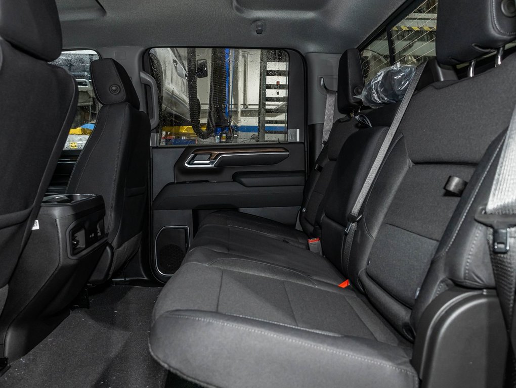 Chevrolet Silverado 2500 HD  2026 à St-Jérôme, Québec - 32 - w1024h768px