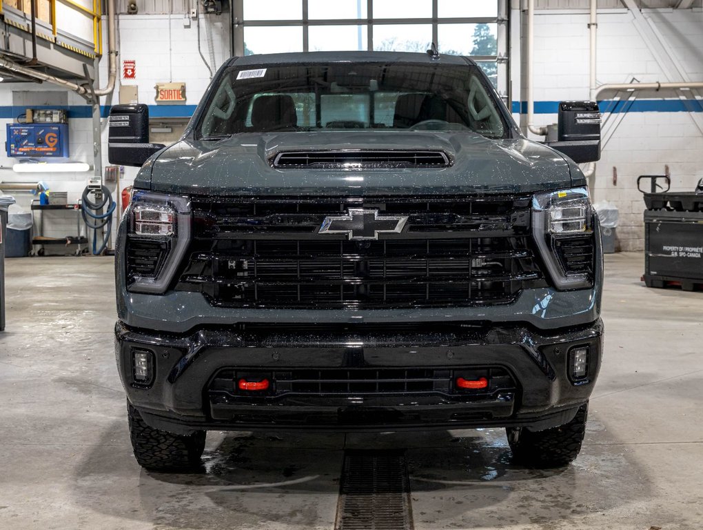 Chevrolet Silverado 2500 HD  2026 à St-Jérôme, Québec - 2 - w1024h768px