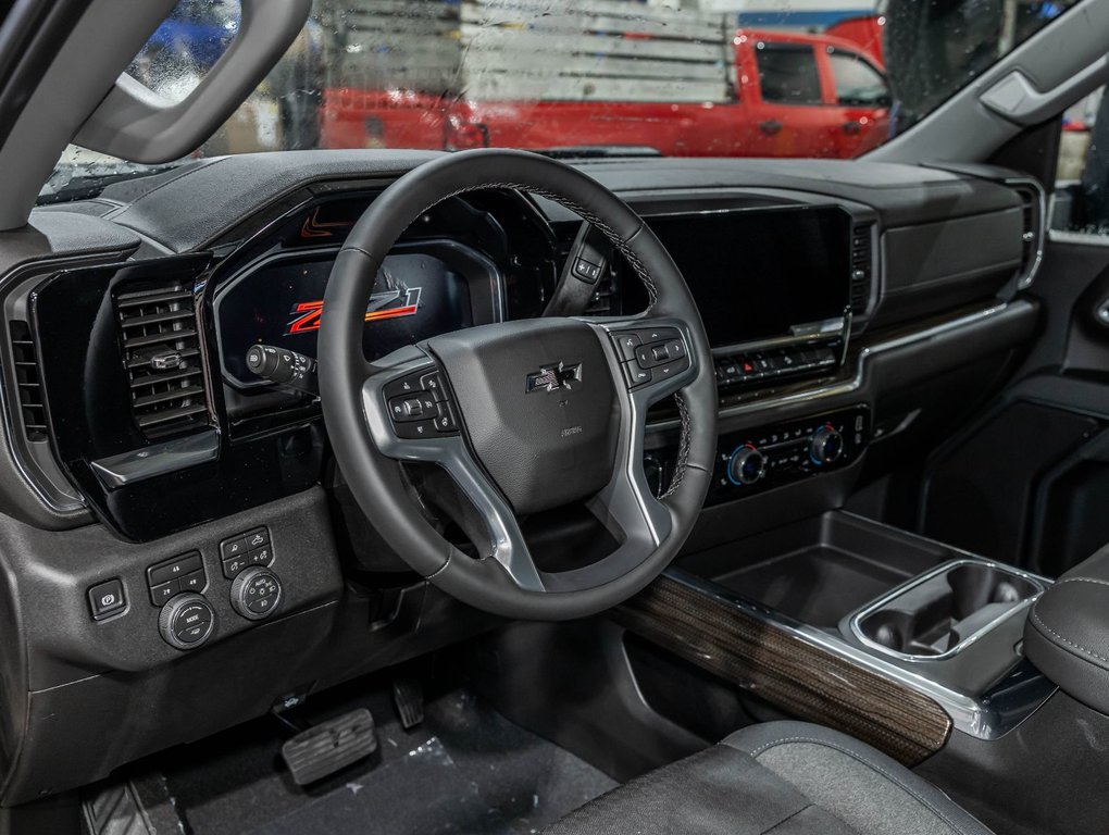 2026 Chevrolet Silverado 2500 HD in St-Jérôme, Quebec - 12 - w1024h768px