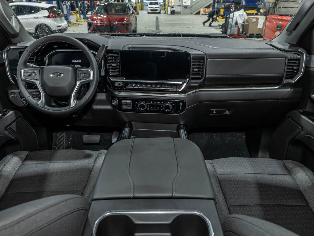 2026 Chevrolet Silverado 2500 HD in St-Jérôme, Quebec - 4 - w1024h768px