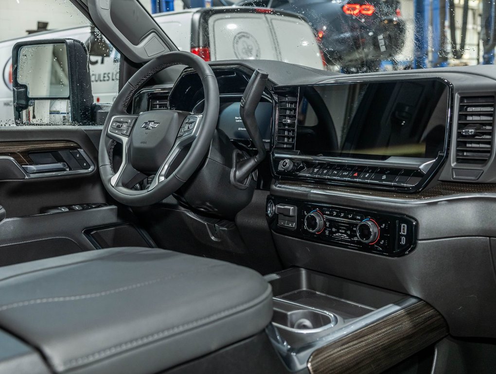 2026 Chevrolet Silverado 2500 HD in St-Jérôme, Quebec - 31 - w1024h768px