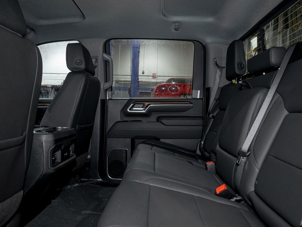 2026 Chevrolet Silverado 2500 HD in St-Jérôme, Quebec - 30 - w1024h768px