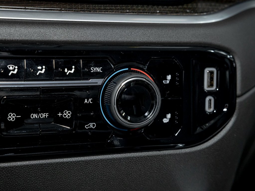 2026 Chevrolet Silverado 2500 HD in St-Jérôme, Quebec - 22 - w1024h768px