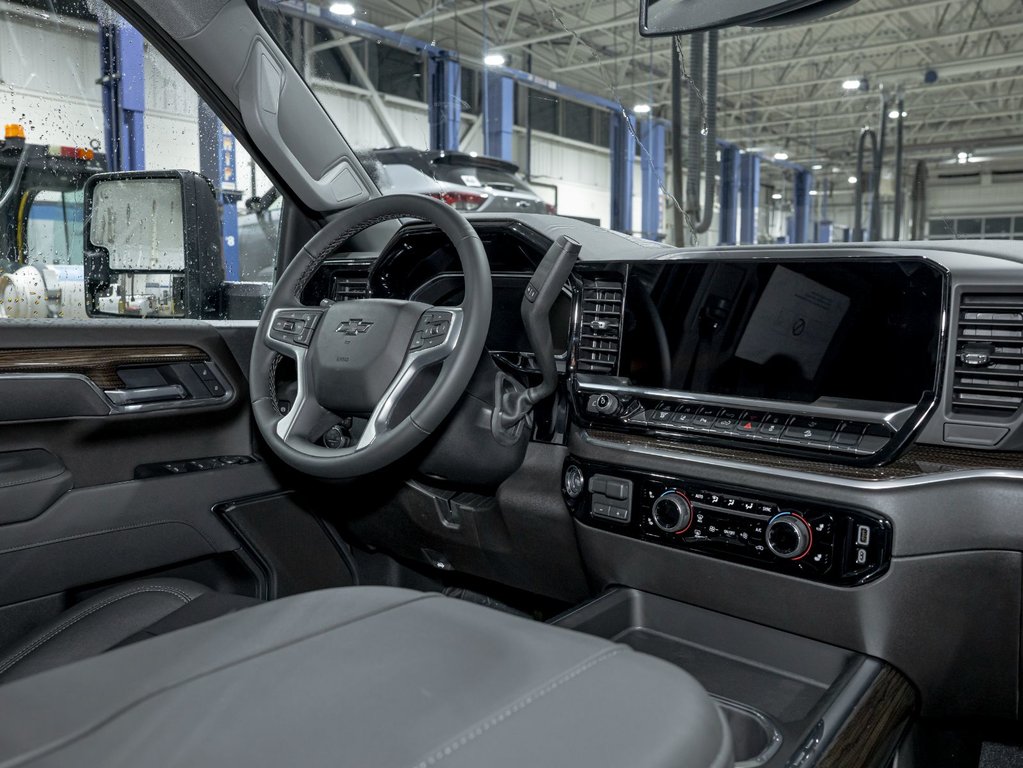 2026 Chevrolet Silverado 2500 HD in St-Jérôme, Quebec - 29 - w1024h768px