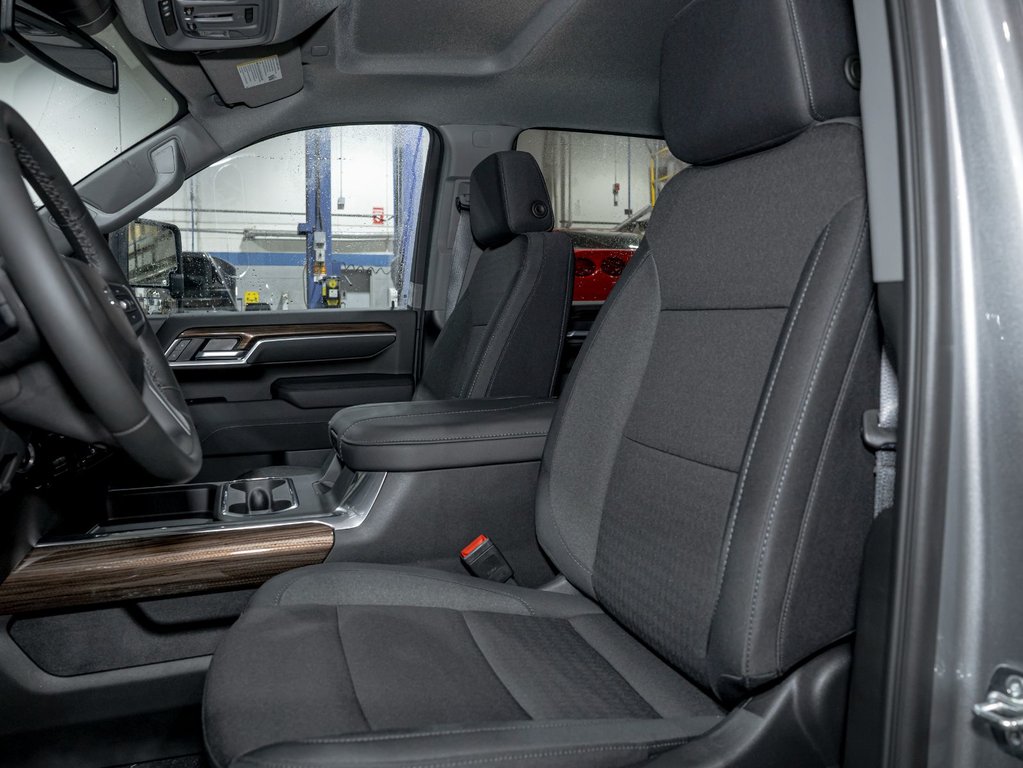 2026 Chevrolet Silverado 2500 HD in St-Jérôme, Quebec - 11 - w1024h768px