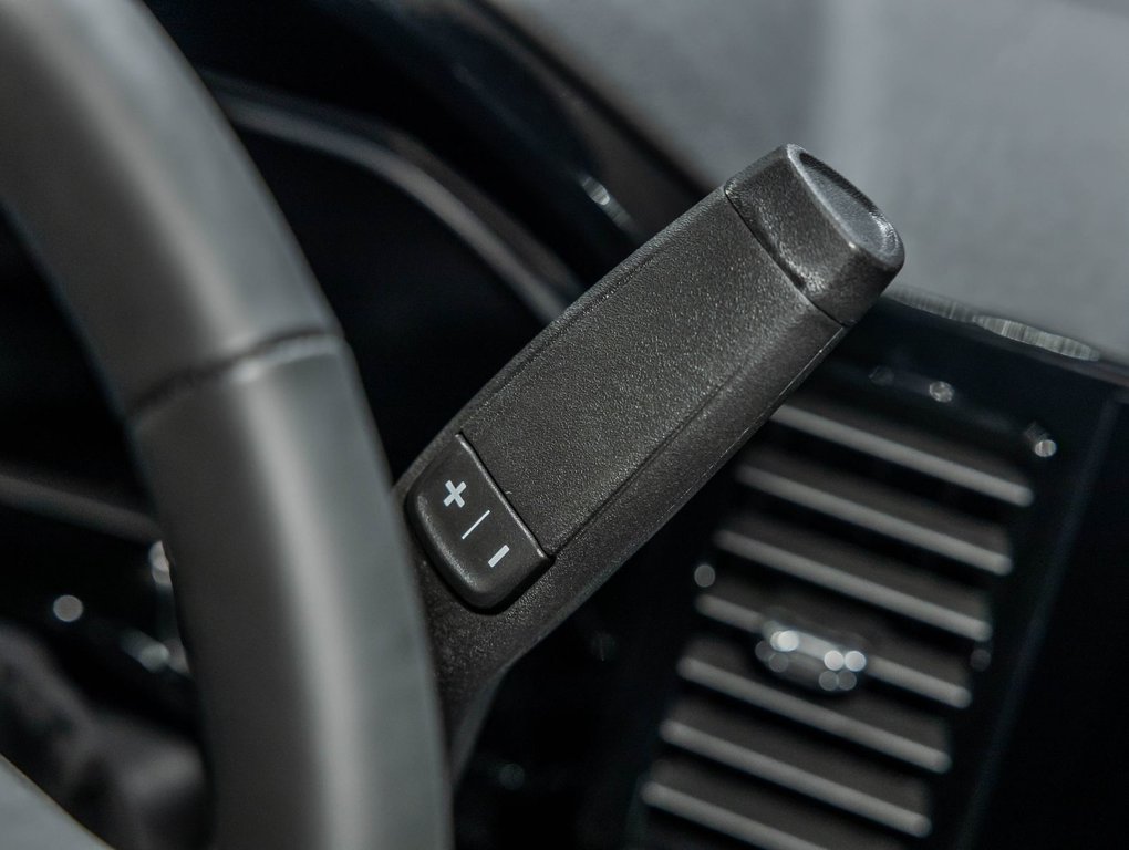 2026 Chevrolet Silverado 2500 HD in St-Jérôme, Quebec - 17 - w1024h768px