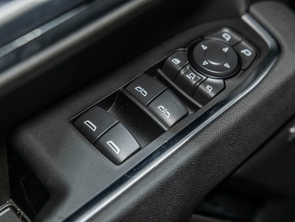 2026 Chevrolet Silverado 2500 HD in St-Jérôme, Quebec - 30 - w1024h768px