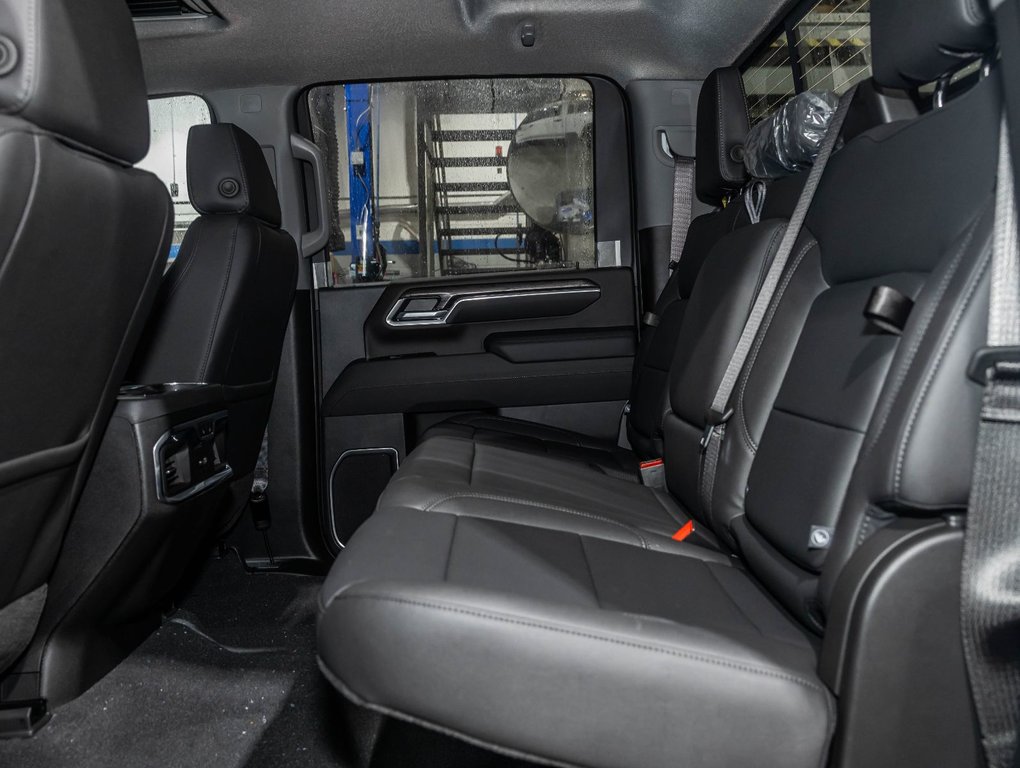 2026 Chevrolet Silverado 2500 HD in St-Jérôme, Quebec - 33 - w1024h768px