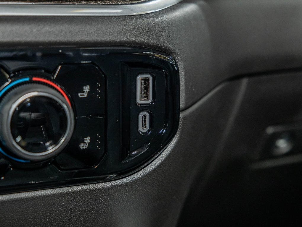 2026 Chevrolet Silverado 2500 HD in St-Jérôme, Quebec - 29 - w1024h768px