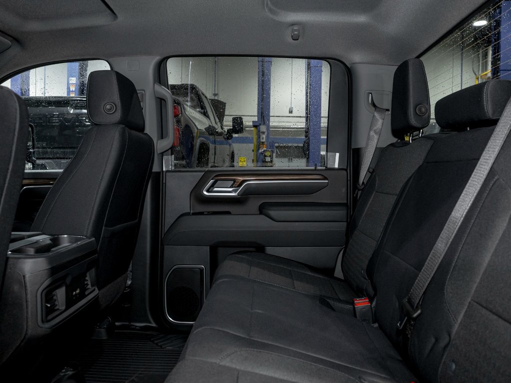 2026 Chevrolet Silverado 2500 HD in St-Jérôme, Quebec - 30 - w1024h768px