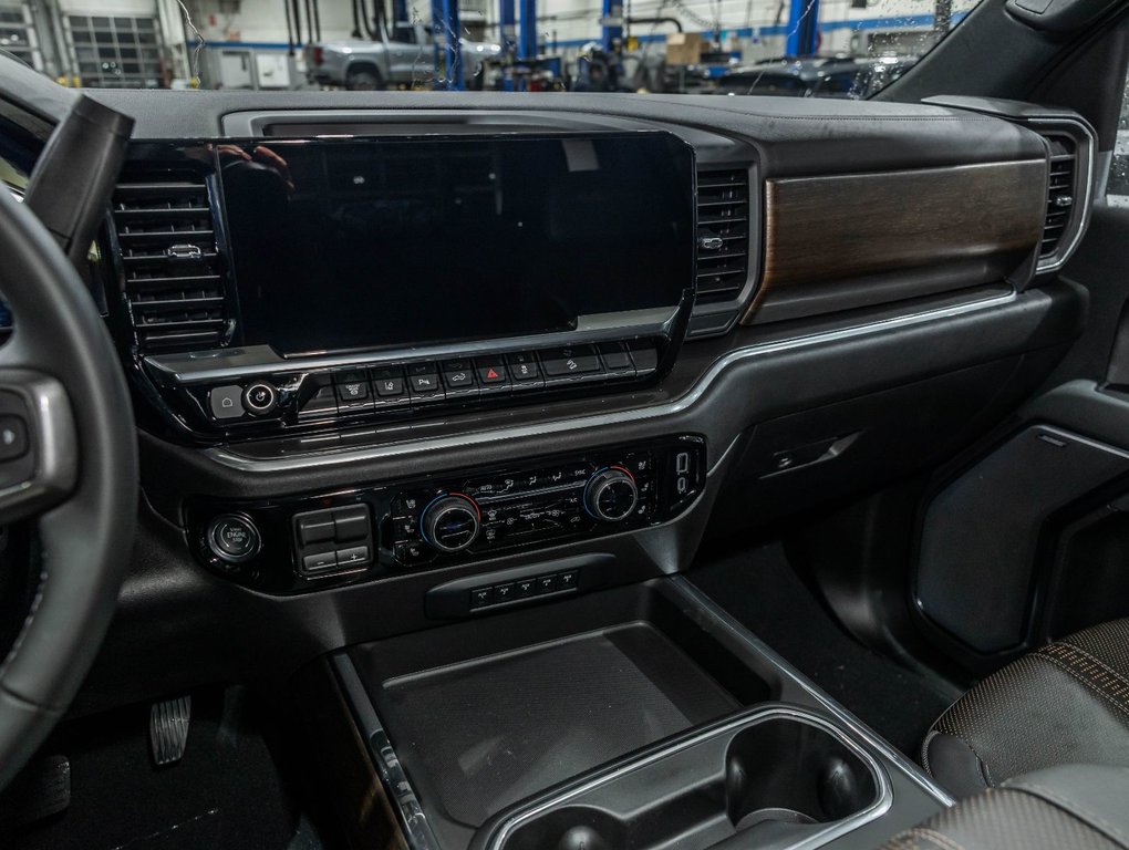 2026 Chevrolet Silverado 2500 HD in St-Jérôme, Quebec - 22 - w1024h768px