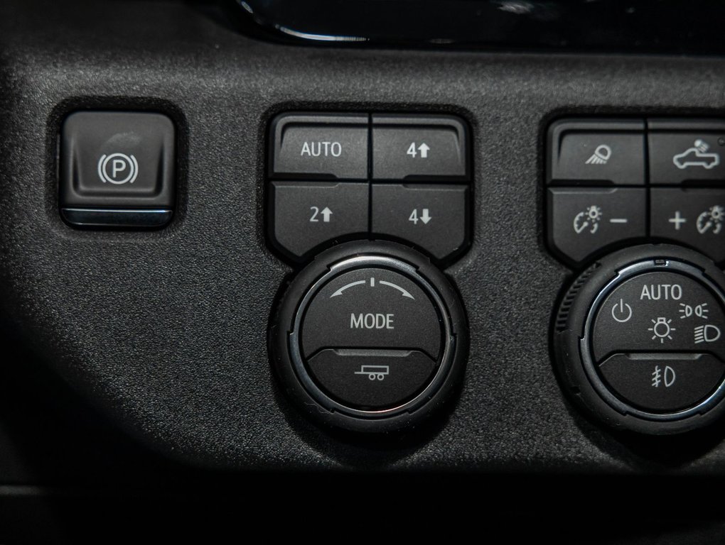 2026 Chevrolet Silverado 2500 HD in St-Jérôme, Quebec - 26 - w1024h768px