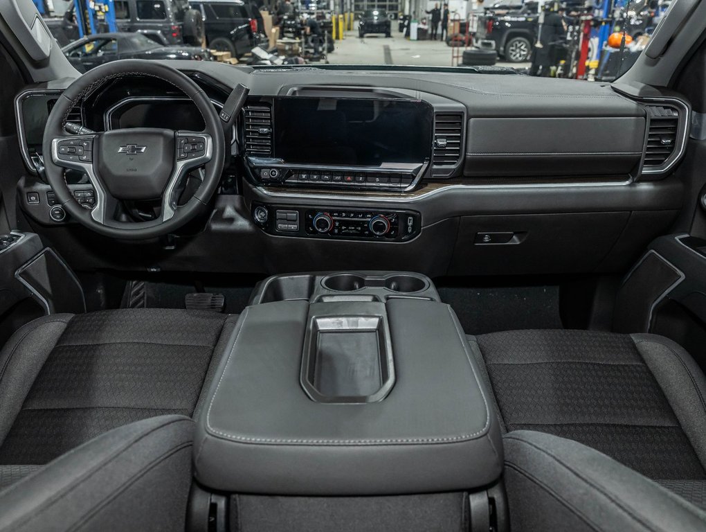 Chevrolet Silverado 2500 HD  2026 à St-Jérôme, Québec - 4 - w1024h768px