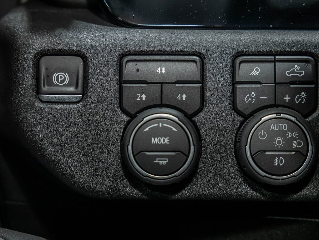 Chevrolet Silverado 2500 HD  2026 à St-Jérôme, Québec - 24 - w1024h768px