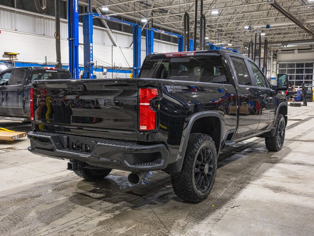 2026 Chevrolet Silverado 2500 HD in St-Jérôme, Quebec - 9 - w1024h768px