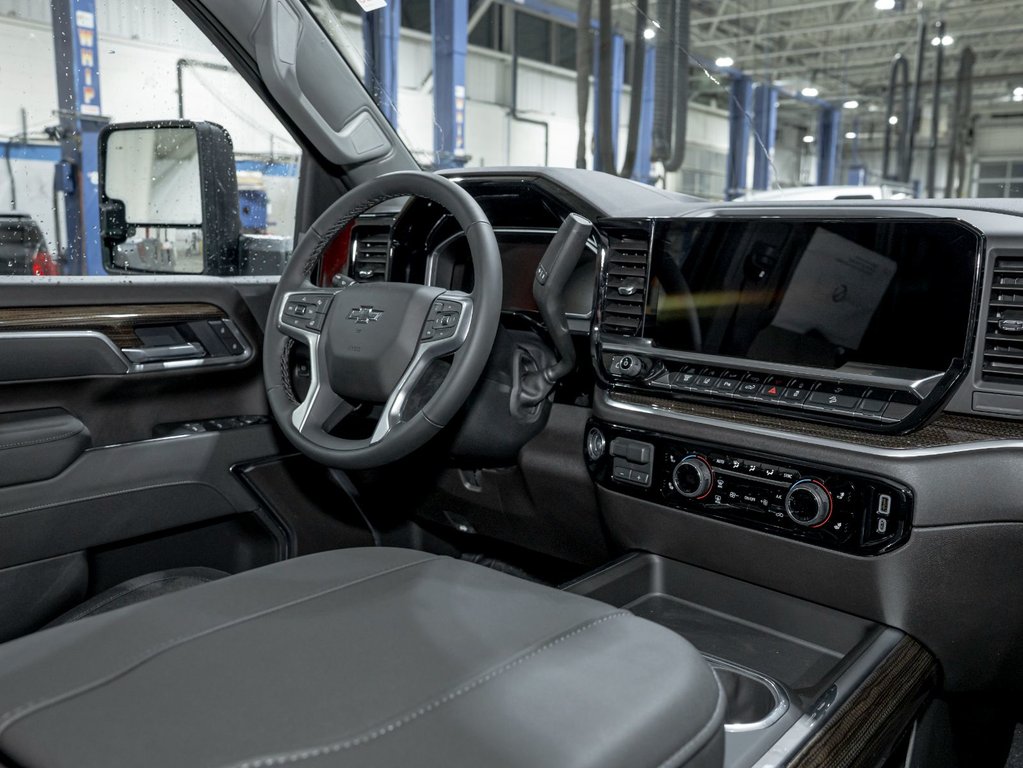 2026 Chevrolet Silverado 2500 HD in St-Jérôme, Quebec - 30 - w1024h768px
