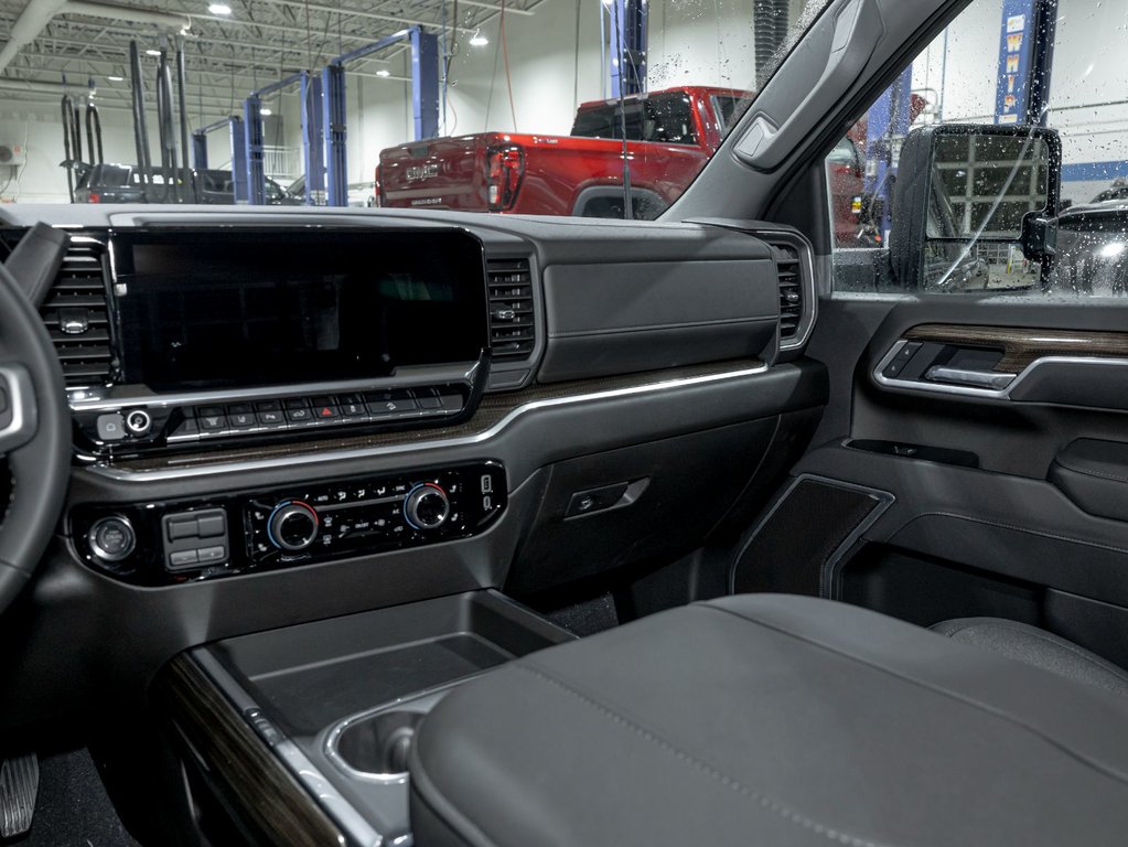 2026 Chevrolet Silverado 2500 HD in St-Jérôme, Quebec - 19 - w1024h768px