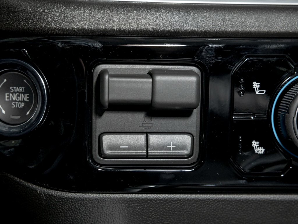 2026 Chevrolet Silverado 2500 HD in St-Jérôme, Quebec - 25 - w1024h768px