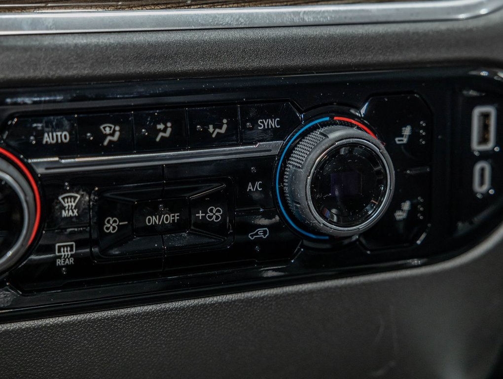 2026 Chevrolet Silverado 2500 HD in St-Jérôme, Quebec - 24 - w1024h768px