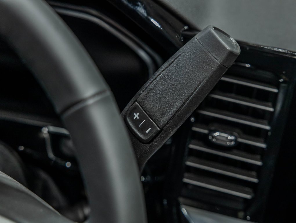 2026 Chevrolet Silverado 2500 HD in St-Jérôme, Quebec - 17 - w1024h768px