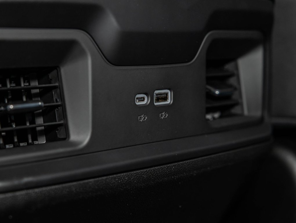 2026 Chevrolet Silverado 2500 HD in St-Jérôme, Quebec - 33 - w1024h768px