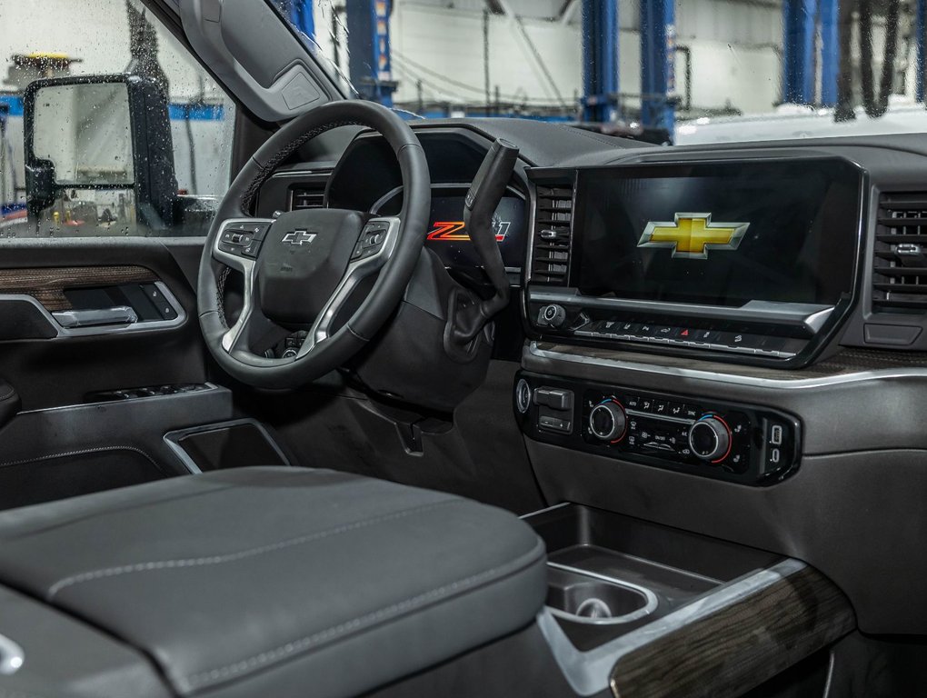 2026 Chevrolet Silverado 2500 HD in St-Jérôme, Quebec - 31 - w1024h768px