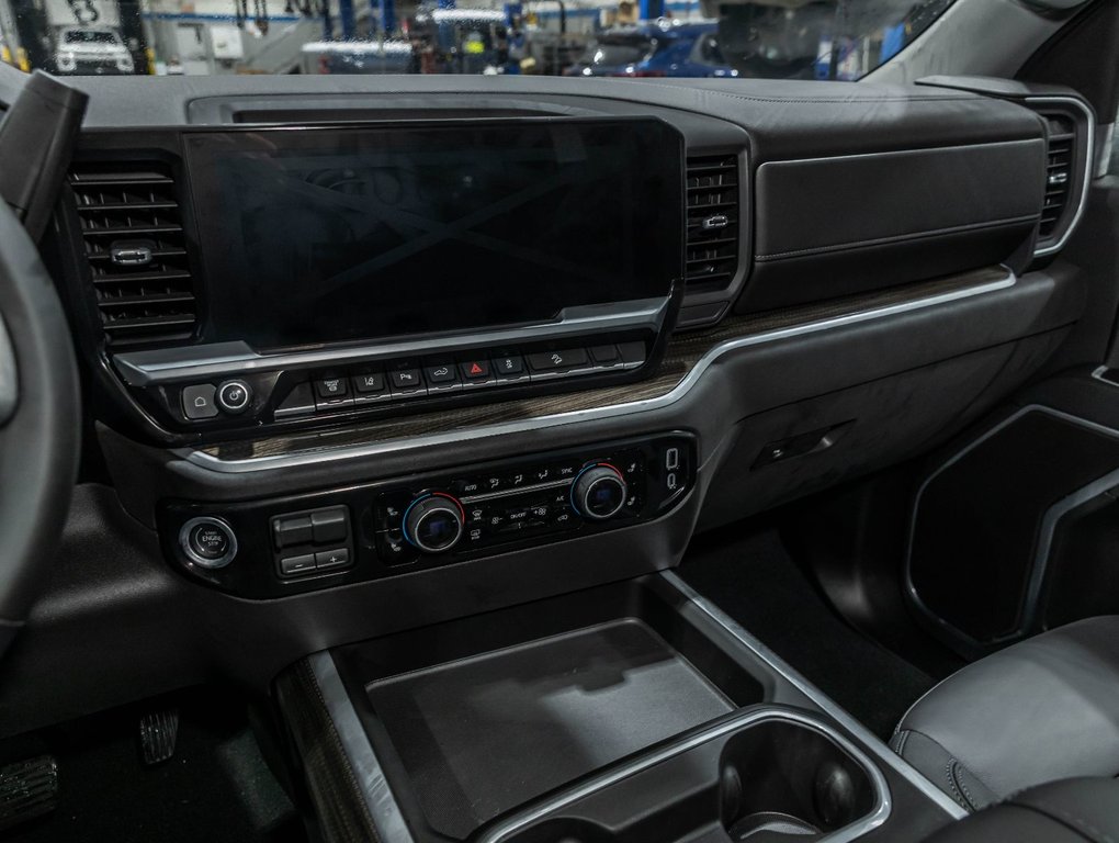 2026 Chevrolet Silverado 2500 HD in St-Jérôme, Quebec - 20 - w1024h768px