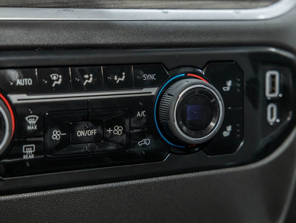 2026 Chevrolet Silverado 2500 HD in St-Jérôme, Quebec - 25 - w1024h768px