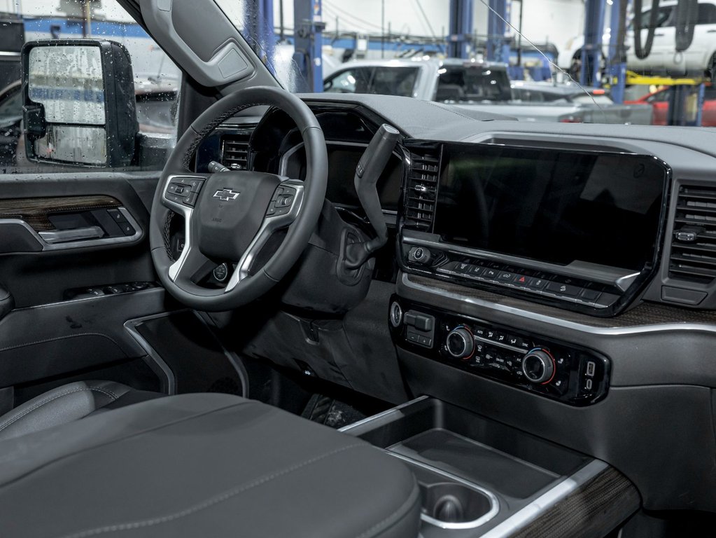 2026 Chevrolet Silverado 2500 HD in St-Jérôme, Quebec - 30 - w1024h768px