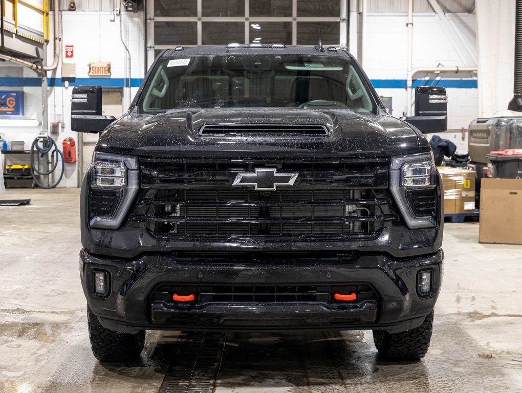 2026 Chevrolet Silverado 2500 HD in St-Jérôme, Quebec - 2 - w1024h768px