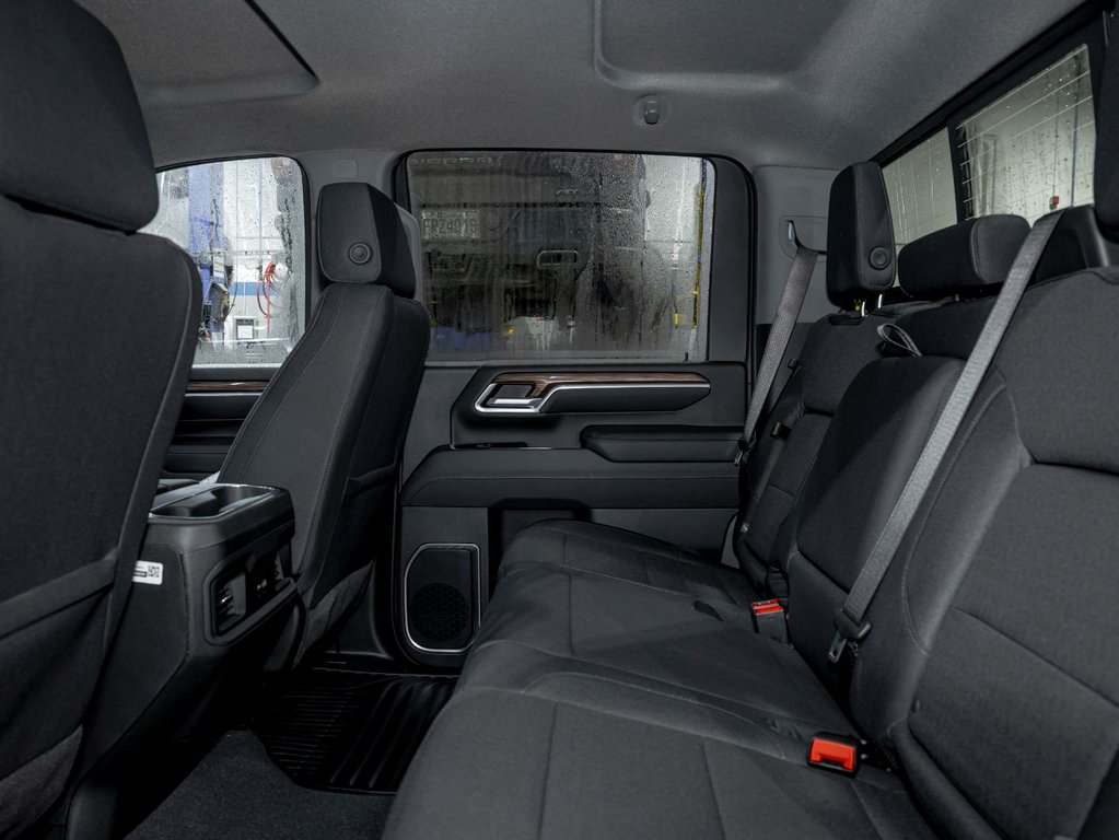 2026 Chevrolet Silverado 2500 HD in St-Jérôme, Quebec - 32 - w1024h768px