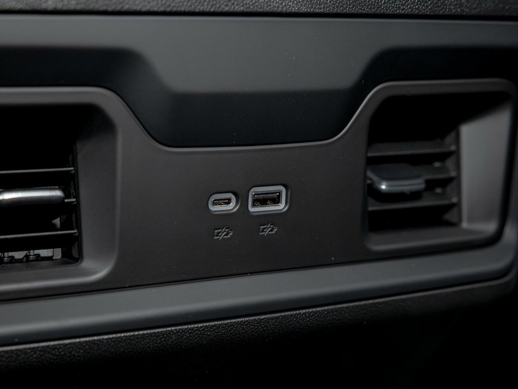 2026 Chevrolet Silverado 2500 HD in St-Jérôme, Quebec - 33 - w1024h768px