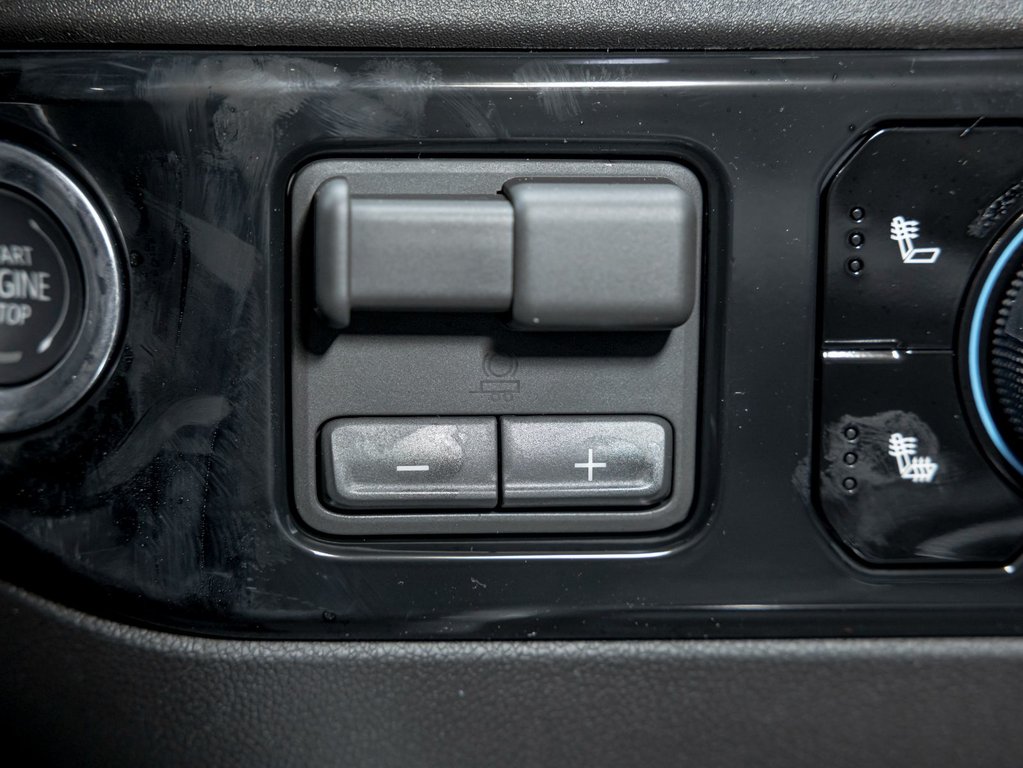 2026 Chevrolet Silverado 2500 HD in St-Jérôme, Quebec - 25 - w1024h768px