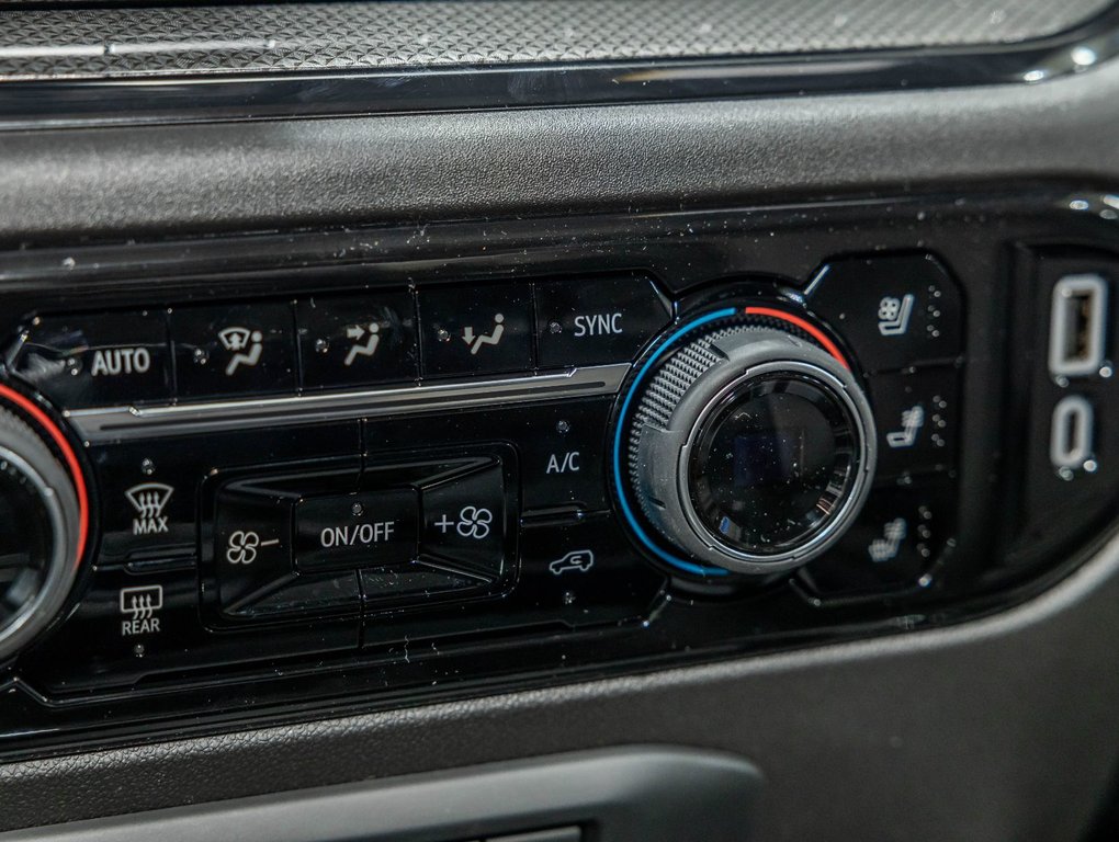 2026 Chevrolet Silverado 2500 HD in St-Jérôme, Quebec - 25 - w1024h768px